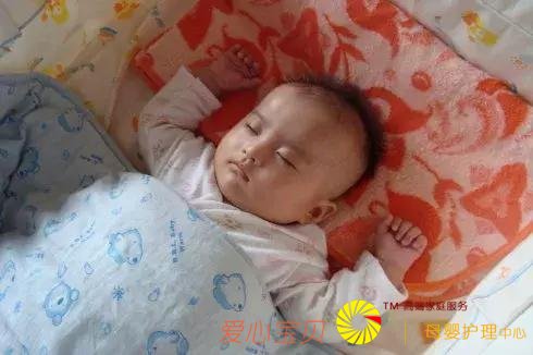 为什么宝宝不能睡整觉,深夜总醒?原因和方法都在这里了!