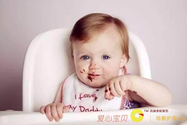 添加辅食是难题,记住这四点,不然会生病!