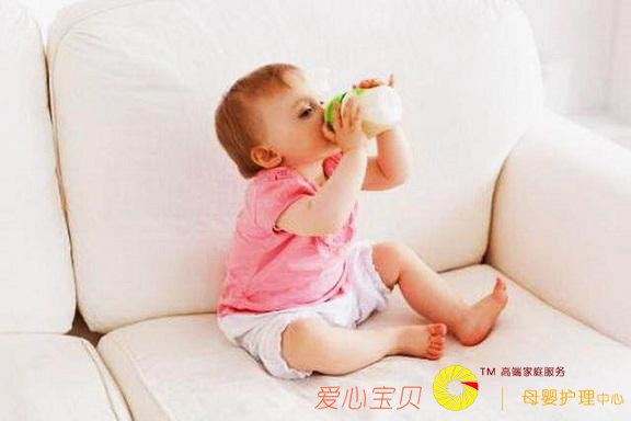 ����Ӧ�ȶ���ˮ������ɶΣ����ɶˮ���ܺȣ�������ˮ����һ�ν�͸