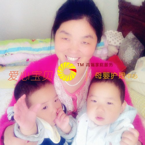 北京爱心宝贝家政公司高级育婴师董传花带的双胞胎宝宝