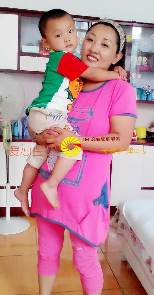 宝宝一天天长大,宝宝健康成长是育婴师的骄傲。